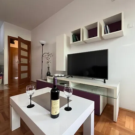 Doclea Apartamento *